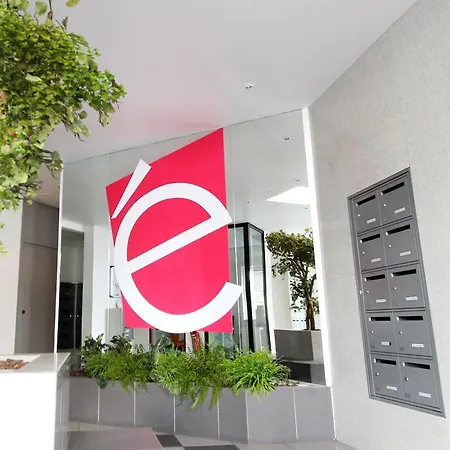 Suiteasy Albert Thomas Aparthotel *
